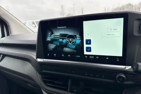 MF75FCL Volkswagen Transporter 2.0 TDI 150 Commerce Pro Van Auto Thumbnail #19