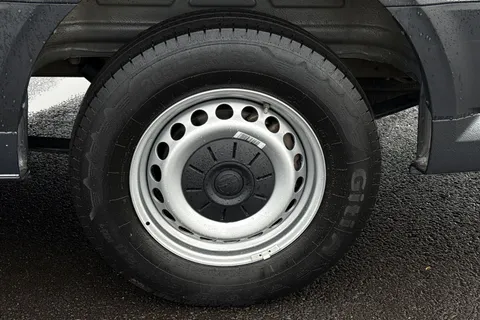 MJ74HBU Volkswagen Crafter 2.0 TDI 140PS Commerce Plus High Roof Van Thumbnail #22