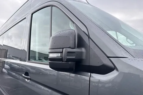 MJ74HBU Volkswagen Crafter 2.0 TDI 140PS Commerce Plus High Roof Van Thumbnail #25