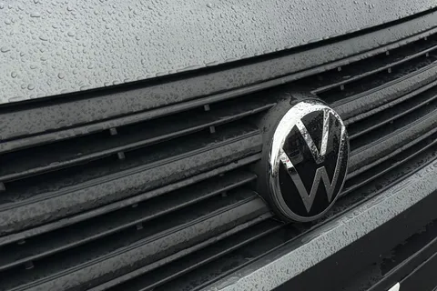 MJ74HBU Volkswagen Crafter 2.0 TDI 140PS Commerce Plus High Roof Van Thumbnail #26