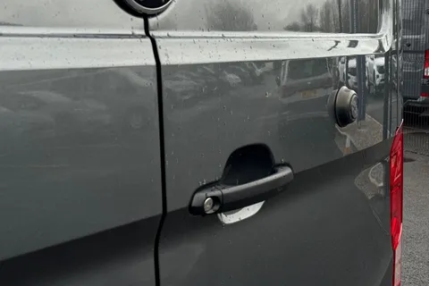 MJ74HBU Volkswagen Crafter 2.0 TDI 140PS Commerce Plus High Roof Van Thumbnail #30