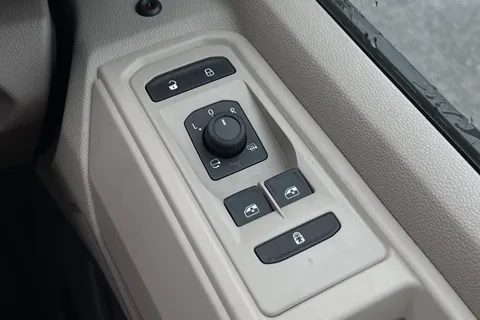 DF75VGX Volkswagen California 2.0 TDI Beach Camper 5dr DSG Thumbnail #40