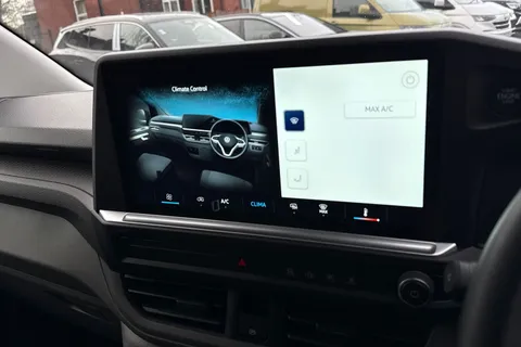 MF25JGU Volkswagen Transporter 2.0 TDI 150 Commerce Plus Van Thumbnail #19