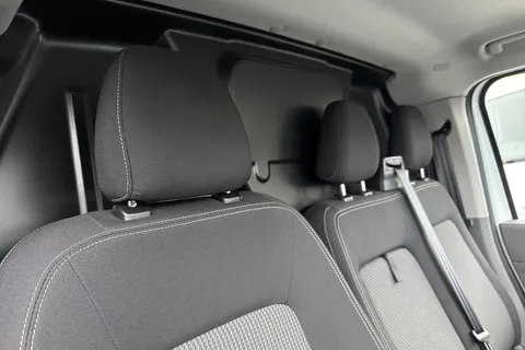 MF25JGU Volkswagen Transporter 2.0 TDI 150 Commerce Plus Van Thumbnail #21