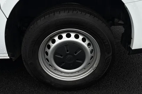 MF25JGU Volkswagen Transporter 2.0 TDI 150 Commerce Plus Van Thumbnail #22