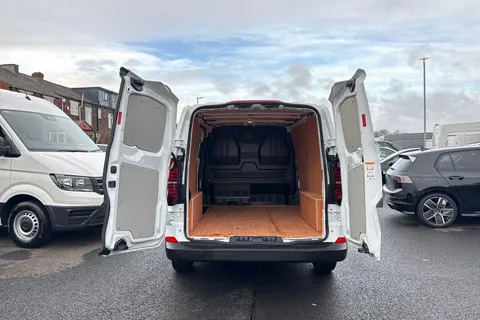 MF25JGU Volkswagen Transporter 2.0 TDI 150 Commerce Plus Van Thumbnail #32