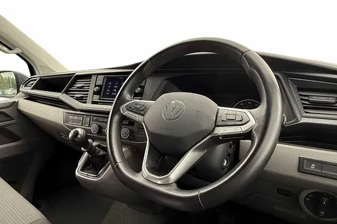 DG71GJJ Volkswagen Transporter 2.0 TDI 110 Highline Van Thumbnail #6