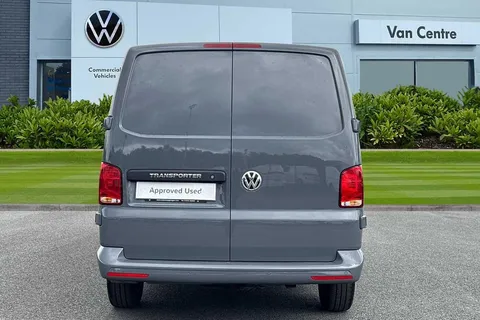 DG71GJJ Volkswagen Transporter 2.0 TDI 110 Highline Van Thumbnail #7