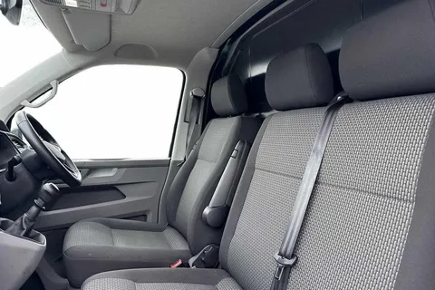 DG71GJJ Volkswagen Transporter 2.0 TDI 110 Highline Van Thumbnail #10
