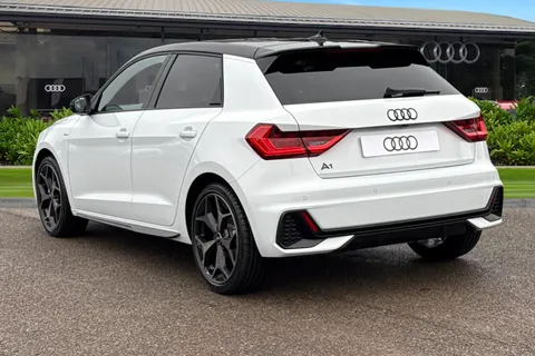 Audi A1 1.5 TFSI 35 Black Edition Sportback S Tronic Euro 6 (s/s) 5dr Thumbnail #3