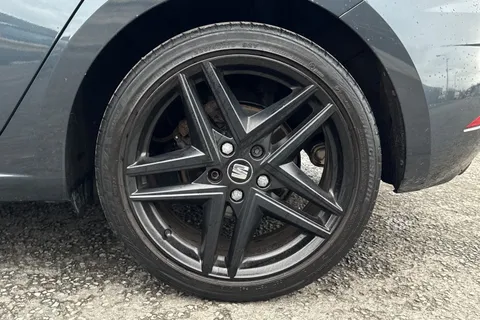 CK20JYV SEAT Leon 1.5 TSI EVO FR Black Edition Euro 6 (s/s) 5dr Thumbnail #13