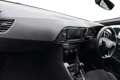 CK20JYV SEAT Leon 1.5 TSI EVO FR Black Edition Euro 6 (s/s) 5dr Thumbnail #16