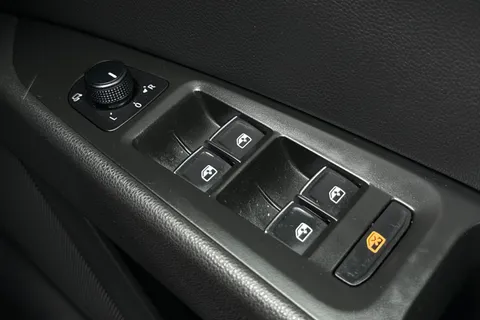 CK20JYV SEAT Leon 1.5 TSI EVO FR Black Edition Euro 6 (s/s) 5dr Thumbnail #33