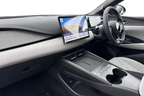  BYD Seal 6 1.5 DM-i 10kWh Boost CVT Auto Euro 6 (s/s) 5dr Thumbnail #9