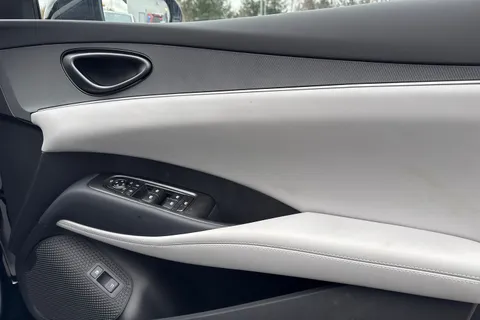  BYD Seal 6 1.5 DM-i 10kWh Boost CVT Auto Euro 6 (s/s) 5dr Thumbnail #18