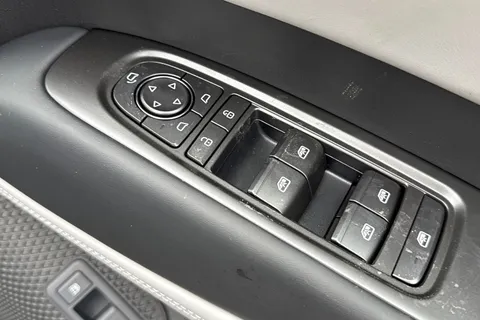  BYD Seal 6 1.5 DM-i 10kWh Boost CVT Auto Euro 6 (s/s) 5dr Thumbnail #59