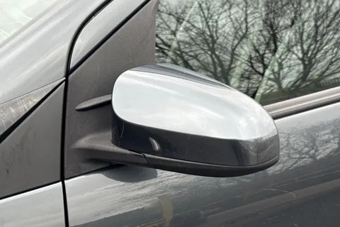 28 of 40 for Toyota Aygo 1.0 VVT-i x-play Euro 6 5dr