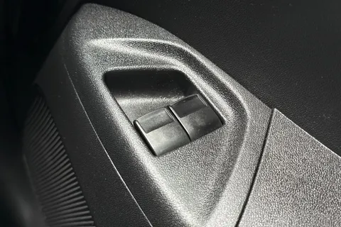 31 of 40 for Toyota Aygo 1.0 VVT-i x-play Euro 6 5dr