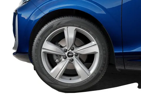  Audi Q3 1.5 TFSI S line S Tronic Euro 6 (s/s) 5dr Thumbnail #7