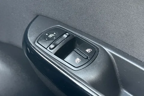 34 of 40 for Vauxhall Corsa 1.4i ecoFLEX Limited Edition Euro 6 3dr