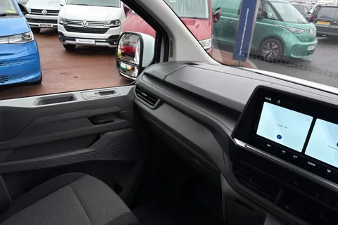 20 of 64 for Volkswagen Transporter Commerce Plus 2.0 TDI 110 PS 6sp Manual