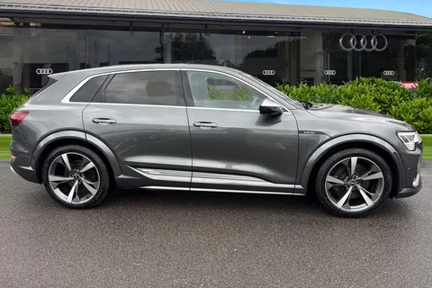 KY71FVS Audi e-tron S S     370,00 kW Thumbnail #4