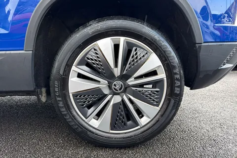 OY72MSX Škoda Karoq 1.0 TSI SE Drive Euro 6 (s/s) 5dr Thumbnail #8