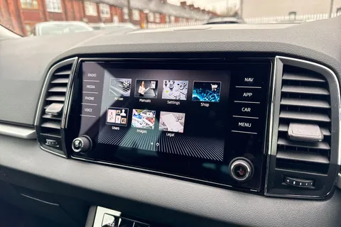 OY72MSX Škoda Karoq 1.0 TSI SE Drive Euro 6 (s/s) 5dr Thumbnail #38