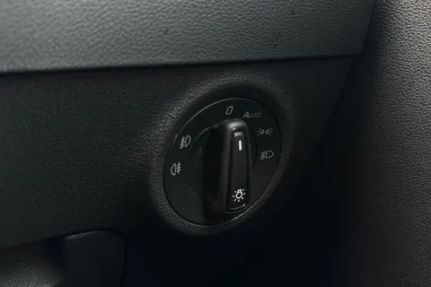 OY72MSX Škoda Karoq 1.0 TSI SE Drive Euro 6 (s/s) 5dr Thumbnail #44