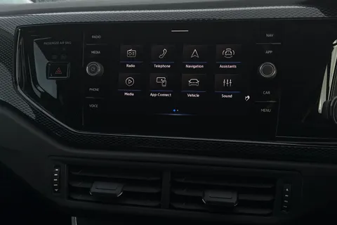 MV75ULX Volkswagen Taigo 1.0 TSI Life 5dr Thumbnail #17