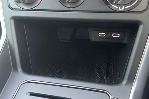 MV75ULX Volkswagen Taigo 1.0 TSI Life 5dr Thumbnail #32