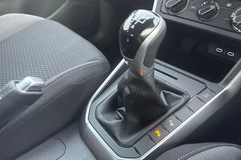 MV75ULX Volkswagen Taigo 1.0 TSI Life 5dr Thumbnail #33