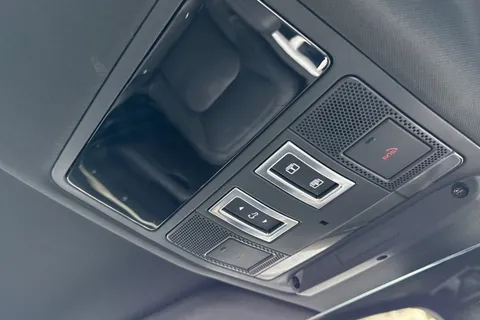 KW74HFC Land Rover Defender 110 3.0 D350 X-Dynamic HSE 5dr Thumbnail #25