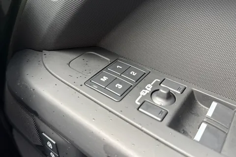 KW74HFC Land Rover Defender 110 3.0 D350 X-Dynamic HSE 5dr Thumbnail #27
