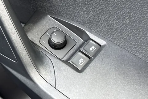 KP75VCC SEAT Ibiza 1.0 TSI SE Technology Euro 6 (s/s) 5dr Thumbnail #32