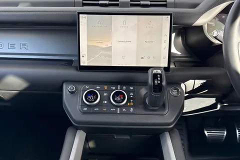 KK24LDY Land Rover Defender 90 3.0 D350 X 3dr Thumbnail #16