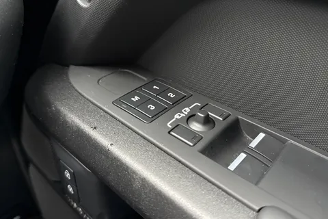 KK24LDY Land Rover Defender 90 3.0 D350 X 3dr Thumbnail #27