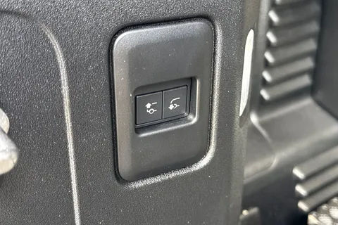 KK24LDY Land Rover Defender 90 3.0 D350 X 3dr Thumbnail #29