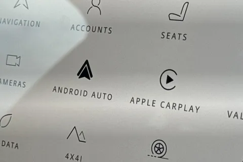 KK24LDY Land Rover Defender 90 3.0 D350 X 3dr Thumbnail #37