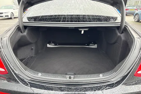 YE19UJG Mercedes-Benz E Class 2.0 E200 AMG Line G-Tronic+ Euro 6 (s/s) 4dr Thumbnail #7