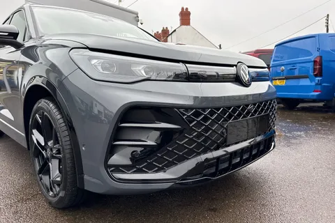  Volkswagen Tiguan 1.5 eTSI MHEV R-Line DSG Euro 6 (s/s) 5dr Thumbnail #8