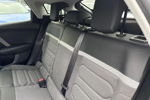 KM71ODX Citroën C4 1.5 BlueHDi Shine Euro 6 (s/s) 5dr Thumbnail #15