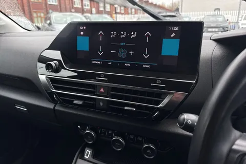 KM71ODX Citroën C4 1.5 BlueHDi Shine Euro 6 (s/s) 5dr Thumbnail #20