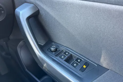 YM21XUC Volkswagen T-Roc 1.5 TSI EVO SEL 5dr ⭐Rear view camera, Space saving spare wheel⭐ Thumbnail #22