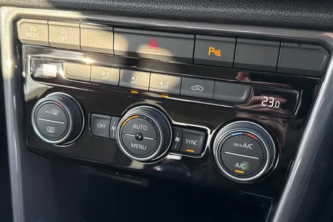 YM21XUC Volkswagen T-Roc 1.5 TSI EVO SEL 5dr ⭐Rear view camera, Space saving spare wheel⭐ Thumbnail #23