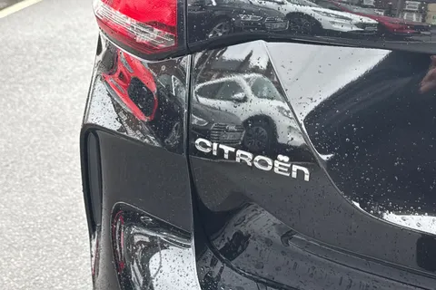 KM71ODX Citroën C4 1.5 BlueHDi Shine Euro 6 (s/s) 5dr Thumbnail #28