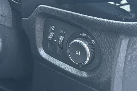 29 of 52 for Vauxhall Corsa 1.2 SE Nav Euro 6 5dr