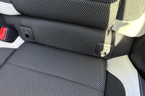 YM21XUC Volkswagen T-Roc 1.5 TSI EVO SEL 5dr ⭐Rear view camera, Space saving spare wheel⭐ Thumbnail #35