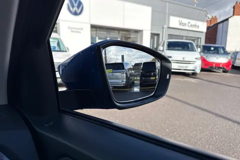 YM21XUC Volkswagen T-Roc 1.5 TSI EVO SEL 5dr ⭐Rear view camera, Space saving spare wheel⭐ Thumbnail #39