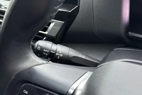 KM71ODX Citroën C4 1.5 BlueHDi Shine Euro 6 (s/s) 5dr Thumbnail #39